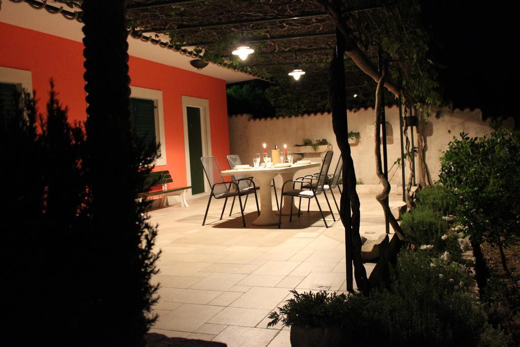 Apartment Vila Volicija Makarska Exterior foto